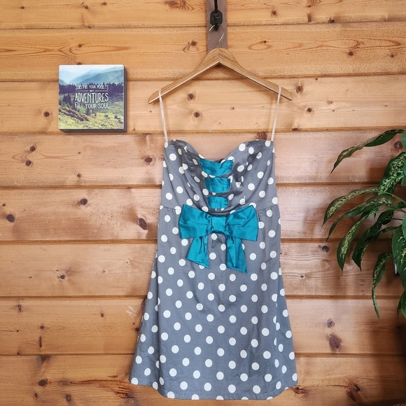 Judith March Dresses & Skirts - Judith March 💜 Strapless Fit & Flare Gray White Polka Dot Dress Teal Bow Medium